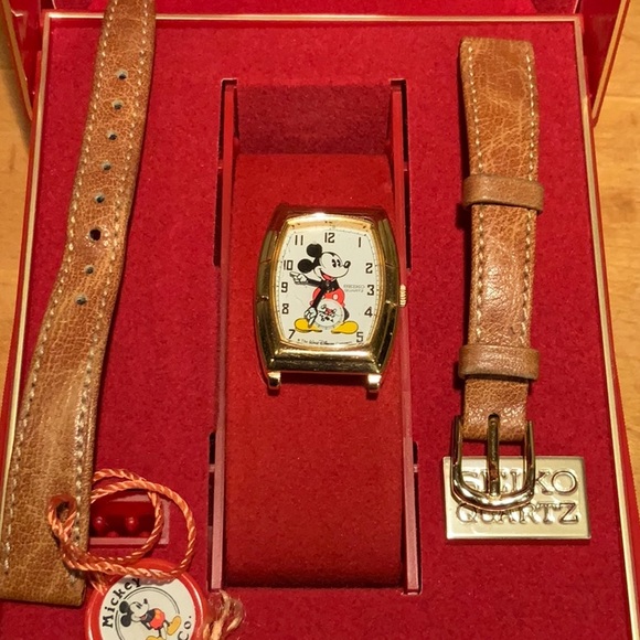 Mickey Mouse 60th Anniversary watch - Picture 3 of 11